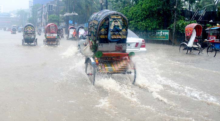 বৃষ্টিতে দুর্ভোগ, ভূমিধসের শঙ্কা চট্টগ্রামে