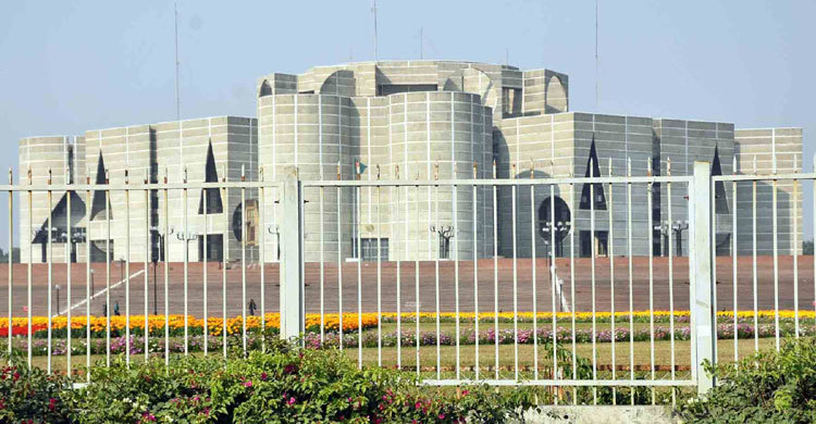 চট্টগ্রাম বন্দরে মজুদকৃত বিপজ্জনক বিস্ফোরক সরিয়ে ফেলার তাগিদ