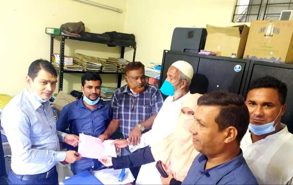 আমিরাবাদে ৪,৫,৬ নং ওয়ার্ডে মহিলা মেম্বার পদে মনোনয়ন ফরম জমা দিলেন মর্জিনা আক্তার চৌধুরী মনি