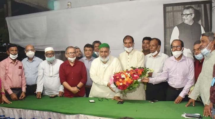 ফুল উপহার না দিয়ে চট্টগ্রামের উন্নয়নে পরামর্শ দিন: সুজন