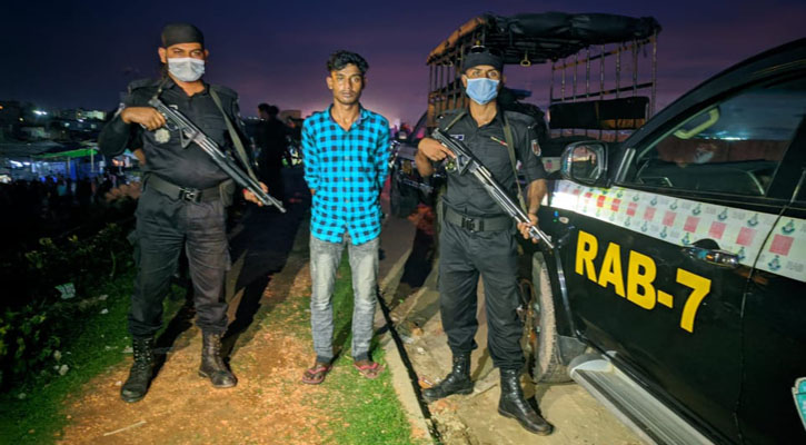 বন্ধুর স্ত্রীকে ধর্ষণ করে ভিডিও ধারণ, বখাটে আটক