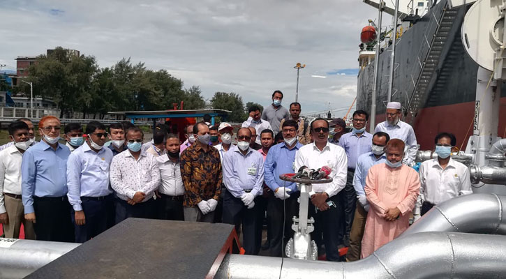 দেশে প্রথম লো সালফারের জ্বালানি তেল নিয়ে এলো বিপিসি