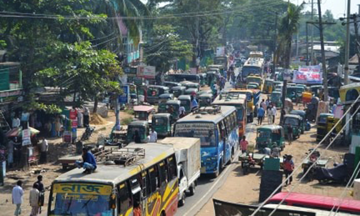 আনোয়ারা চাতরী চৌমুহনী মোড়ে যানজট নিরসনে ওসির নেতৃত্বে অবৈধ স্থাপনায় উচ্ছেদ অভিযান