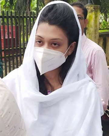 পুলিশ হেফাজতে মিন্নি