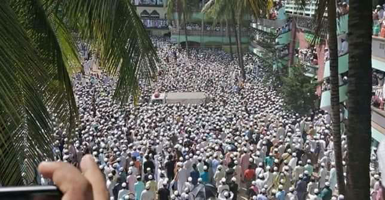 আল্লামা শফীকে শেষ বিদায় জানাতে লাখো মানুষের ঢল, সতর্ক প্রশাসন