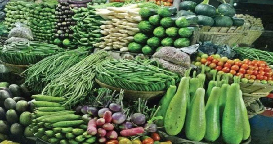 কক্সবাজার মহেশখালীতে সবজি এখন নাগালের বাইরে, দিন দিন বেড়ে যাচ্ছে কাঁচা সবজির দাম 