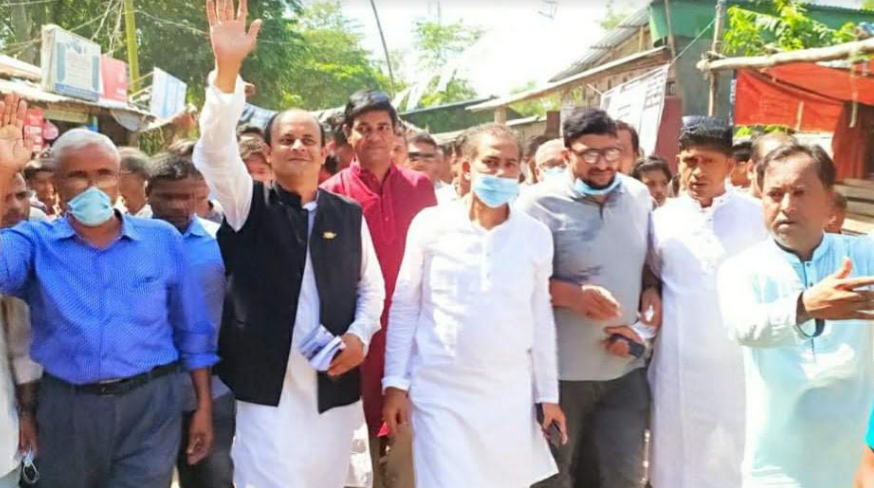 আমিরাবাদে নৌকার পক্ষে কেন্দ্রীয় আ’লীগ নেতা আমিনের ব্যাপক গণসংযোগ