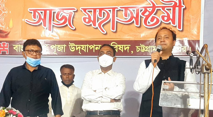 পূজা মণ্ডপ পরিদর্শনে শিক্ষা উপমন্ত্রী নওফেল
