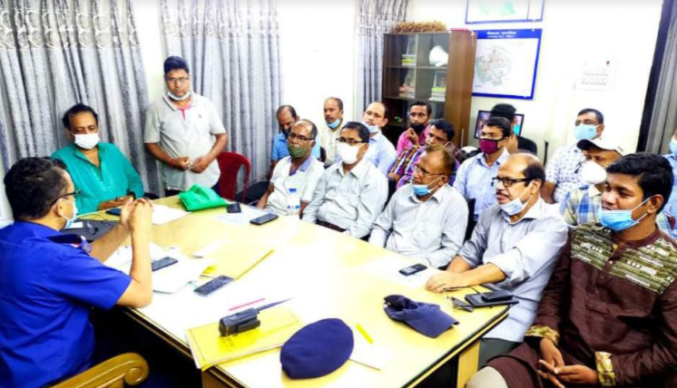 লোহাগাড়া থানার ওসির সাথে সনাতনী সম্প্রদায়ের নেতৃবৃন্দের মতবিনিময় সভা অনুষ্ঠিত