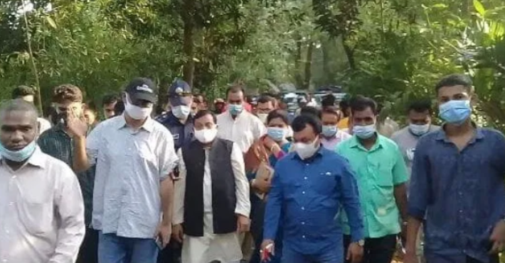 পটিয়া কেলিশহরে চলমান উন্নয়ন কাজ পরিদর্শনে : হুইপ
