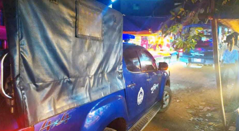 লোহাগাড়ায় তিন ইউপি নির্বাচনকে সামনে রেখে পুলিশের টহল