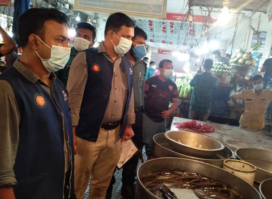 কাজীর দেউড়ি বাজারে স্কেলের ভেরিফিকেশন সনদ না থাকায় বিএসটিআই’র ৫ মামলা