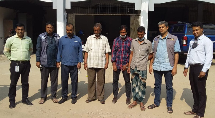 গাড়ি বিক্রির নামে প্রতারণা,বন্দর কর্মচারিসহ গ্রেফতার ৬