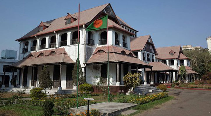 চট্টগ্রামে বিজয়ের পতাকা উড়েছিল ১৭ ডিসেম্বর