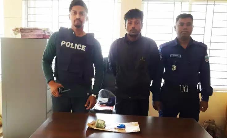 বান্দরবানে ইয়াবাসহ মাদক ব্যাবসায়ী  আটক