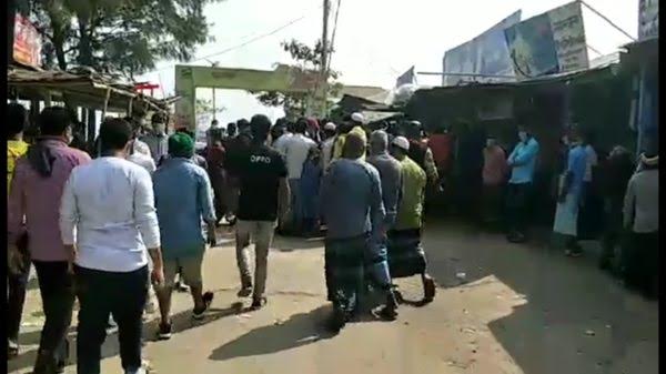 পর্যটকদের ছেঁড়াদিয়ায় যেতে না দেয়ায় সেন্টমার্টিনে চলছে ধর্মঘট 