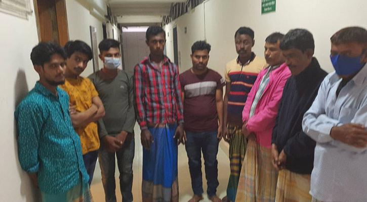 ঘর ভাড়া নিয়ে জুয়ার আসর, গ্রেফতার ৯ 