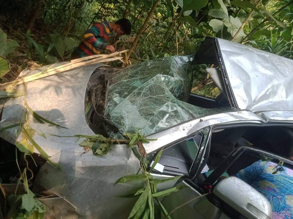 সাজেকে নিয়ন্ত্রণ হারিয়ে পর্যটকবাহী মাইক্রোবাস খাদে আহত ৮