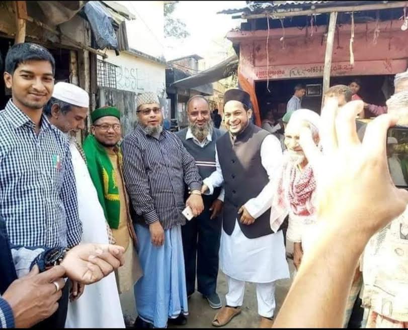চন্দনাইশে নির্বাচনী প্রচারনায় মোমবাতির  মেয়রপ্রার্থী ফারুক বাহাদুর 