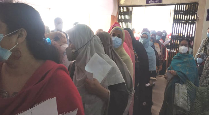 চট্টগ্রামে টিকাদান কার্যক্রমে অব্যবস্থাপনা