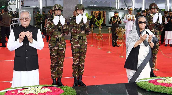 বঙ্গবন্ধুর প্রতিকৃতিতে রাষ্ট্রপতি-প্রধানমন্ত্রীর শ্রদ্ধা