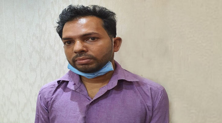 স্কুল ব্যাগে মদ বিক্রি, গ্রেফতার ১