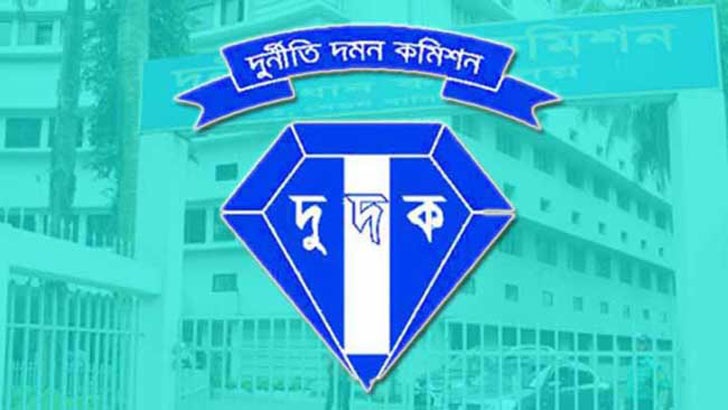  অতিরিক্ত এলএও বিজয় কুমার সিং দুদকের হাতে গ্রেফতার