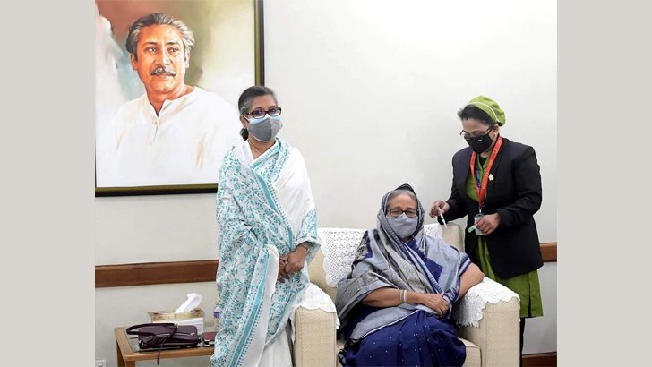করোনার টিকা নিলেন প্রধানমন্ত্রী