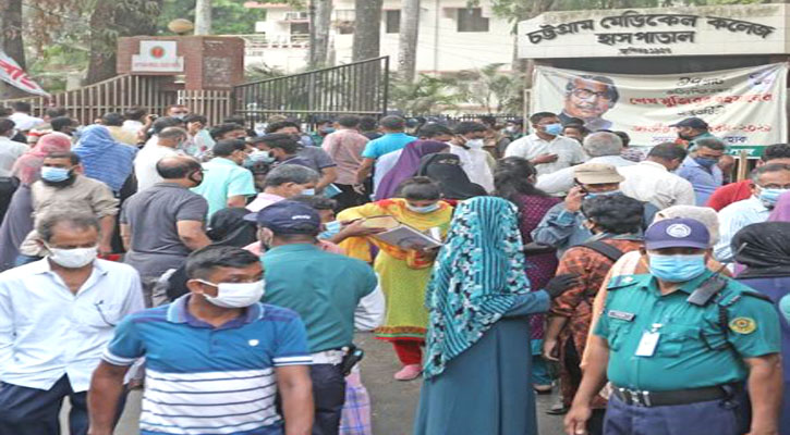নির্দেশনা মেনে চট্টগ্রামে এমবিবিএস ভর্তি পরীক্ষা