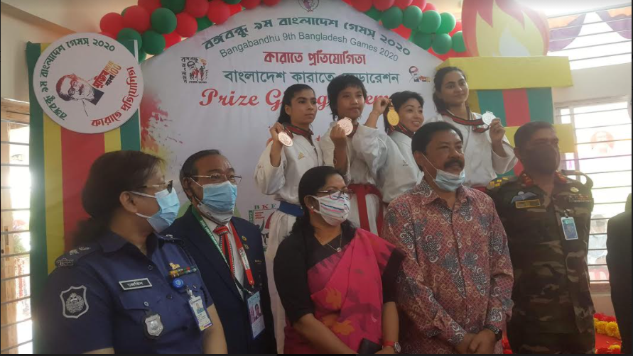 বান্দরবানে বঙ্গবন্ধু নবম বাংলাদেশ গেমস কারাতে প্রতিযোগিতায় নুমে মারমা স্বর্ণপদক লাভ