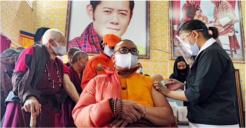 প্রাপ্তবয়স্কদের ভ্যাকসিন দিয়ে তাক লাগাল ভুটান