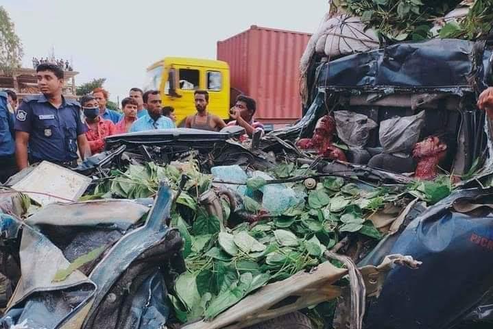 বারইয়ারহাটে ট্রাক-পিকআপ সংঘর্ষে নিহত ২