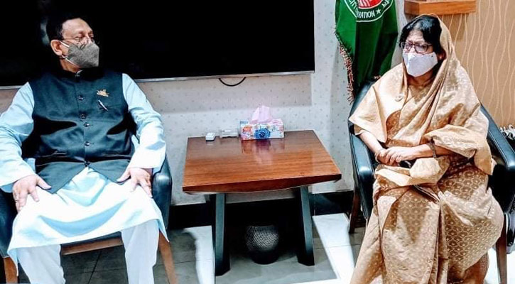 মশার ওষুধ যাচাইয়ে চবি প্রতিনিধিদলের সঙ্গে বৈঠক মেয়র রেজাউলের 