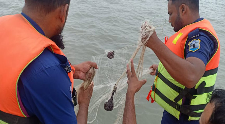 হালদা-কর্ণফুলীর মোহনা থেকে ৬ হাজার মিটার ভাসান জাল জব্দ 