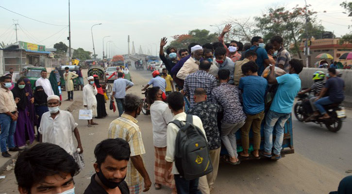 করোনার ভয় তুচ্ছ করে গ্রামে ছুটছে মানুষ