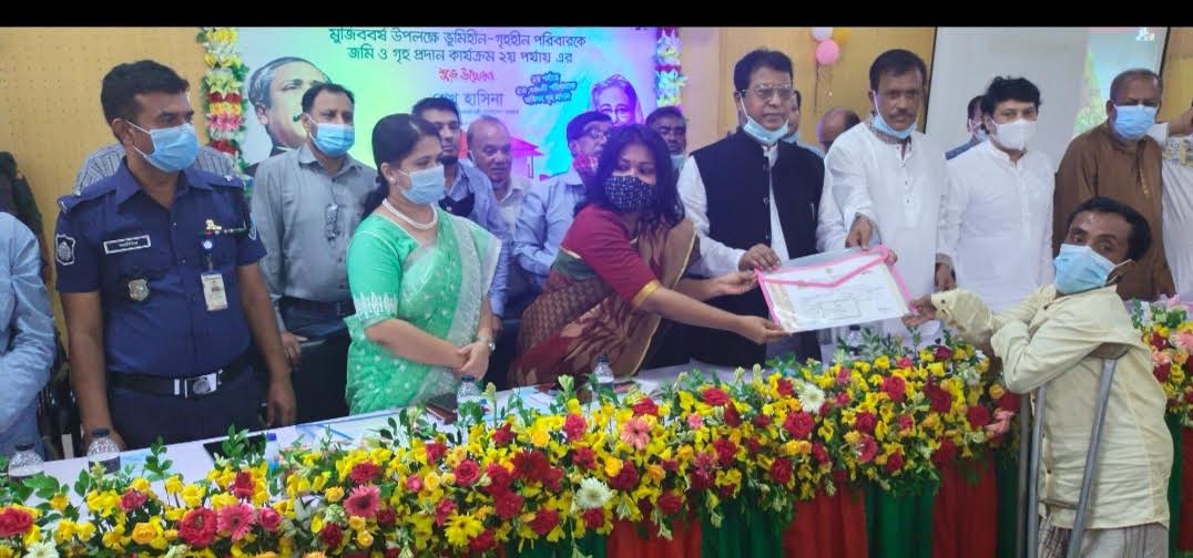 চন্দনাইশে ৫১ পরিবার পেল প্রধানমন্ত্রীর উপহার