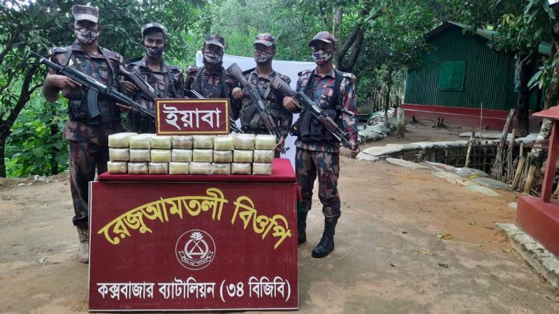 উখিয়ায় ইয়াবা পাচারকারী-বিজিবির গোলাগুলি: ২ লাখ ৪০ হাজার ইয়াবা উদ্ধার