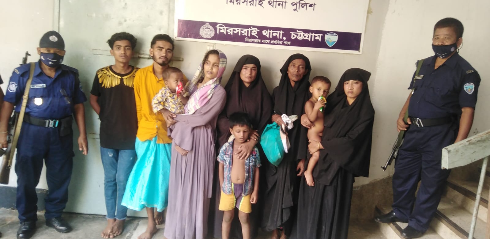 মীরসরাইয়ের উপকূলে আটক ৯ রোহিঙ্গা 