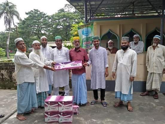পটিয়ায় বিভিন্ন মসজিদে অনুদান ও ফ্যান বিতরণ