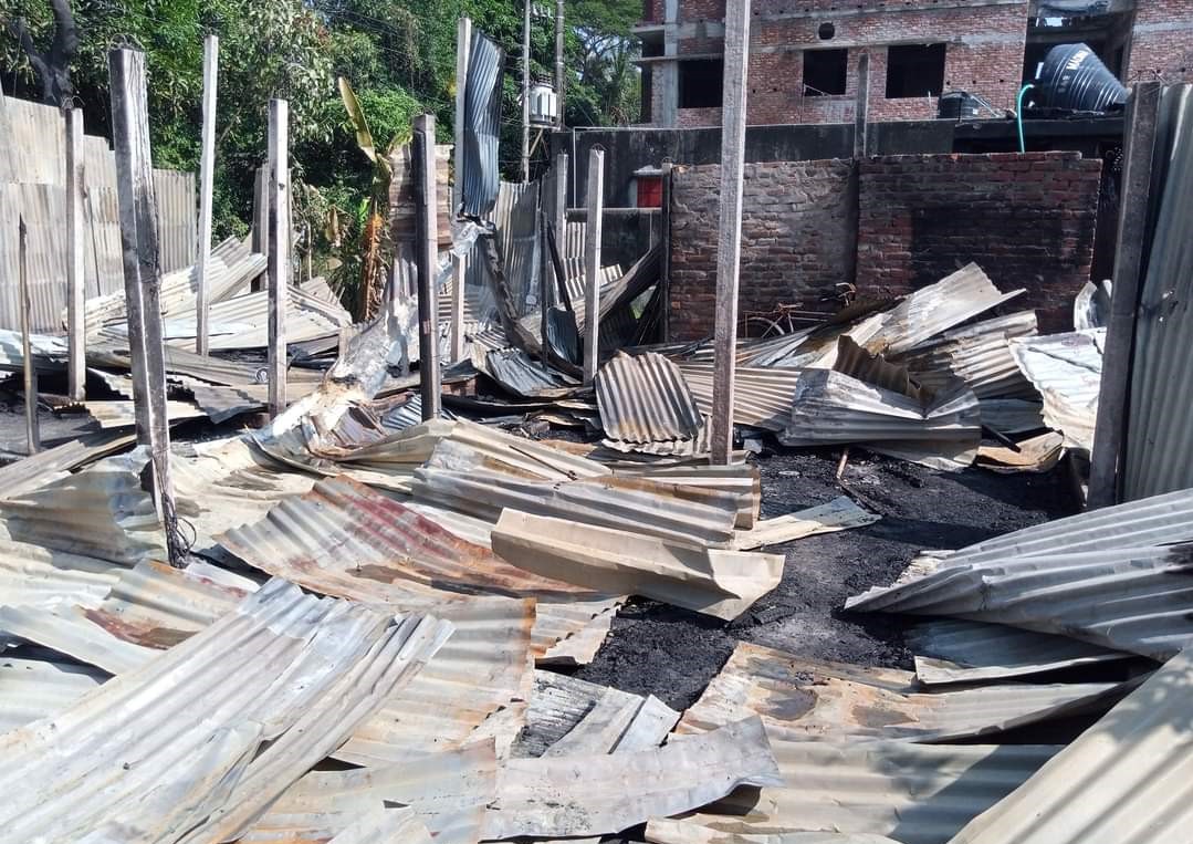  হাটহাজারীতে অগ্নিকাণ্ডে মাদ্রাসা পুড়ে ছাই