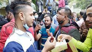 প্রদীপ-লিয়াকতের ফাঁসির রায়ে মিষ্টি বিতরণ