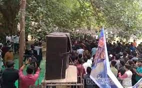 প্রতিষ্ঠাবার্ষিকীর অনুষ্ঠানে ছাত্রলীগের মারামারি