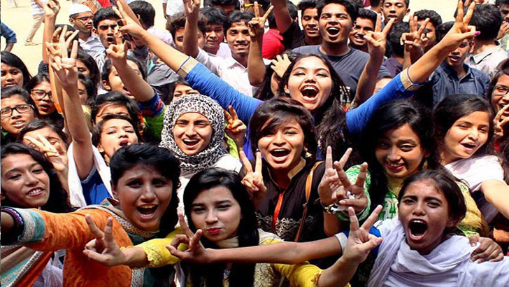 রাতে একাদশ শ্রেণিতে ভর্তির ফল প্রকাশ