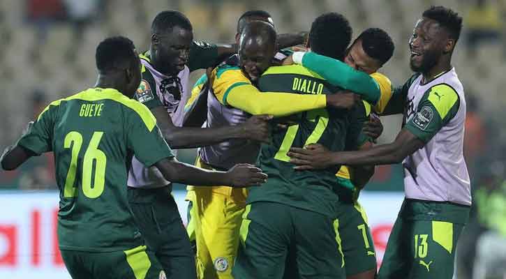 শেষ দিকের ঝড়ে আফকনের ফাইনালে সেনেগাল