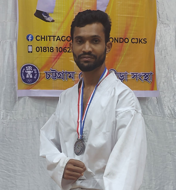 তায়কোয়ানদো প্রতিযোগিতায় ব্রোঞ্জ পদক পেয়েছেন সীতাকুণ্ডের মাসুদ রানা