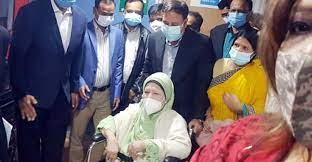 খালেদার পাশে নাতনি জাফিয়া