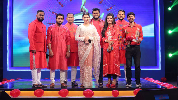 গানের প্রতিযোগিতায় বিচারক মেহজাবীন