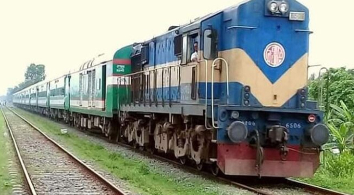কুমিল্লায় ট্রেনে কাটা পড়ে প্রাণ গেল ৩ স্কুলছাত্রীর  