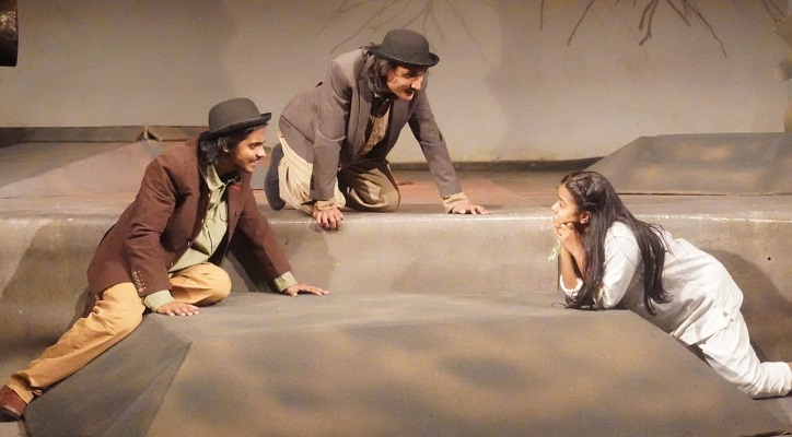  মঞ্চে আসছে ‘ওয়েটিং ফর গডো’ 
