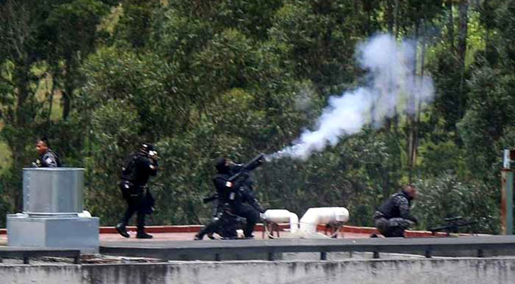 ইকুয়েডরে কারাবন্দিদের মাঝে লড়াই, নিহত ১২
